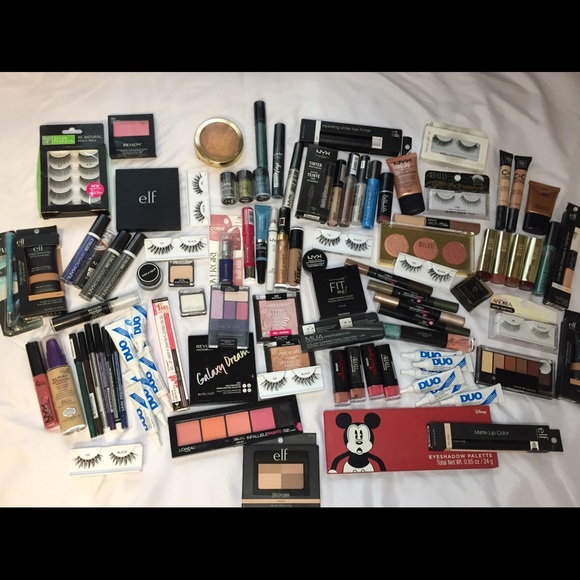 Mystery Makeup Bundle ⨠- Picture 2 of 8